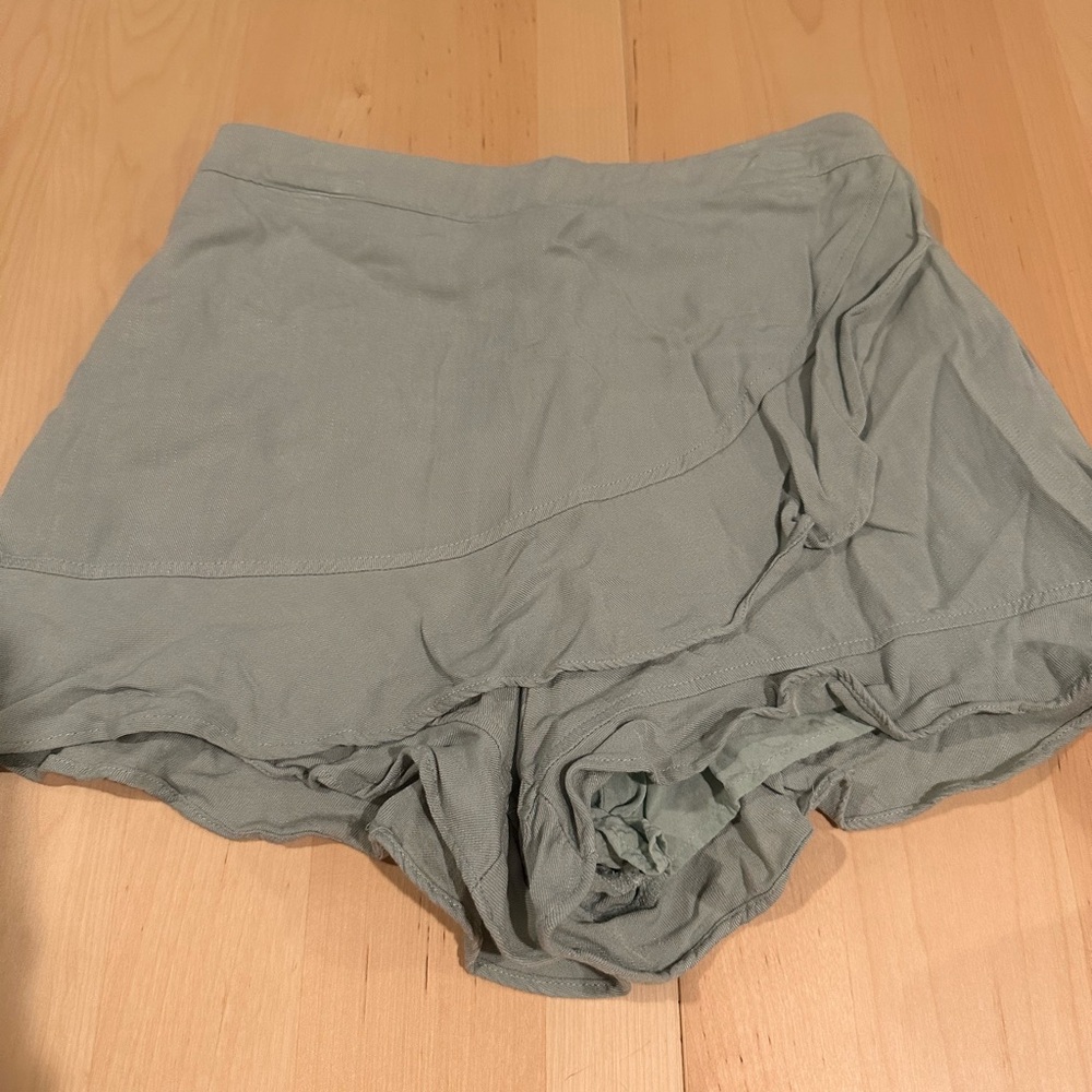Altar'd State Green Flowy Skort Shorts